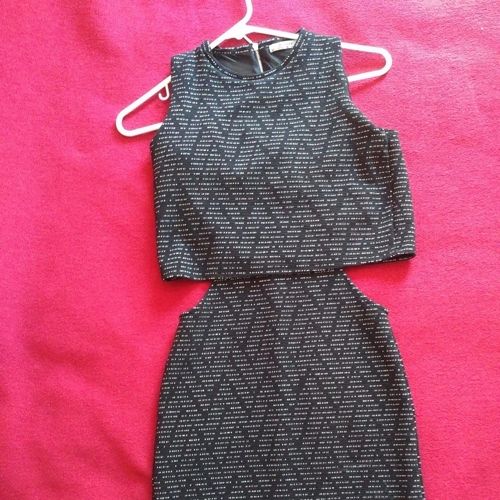 dress with black and white pattern